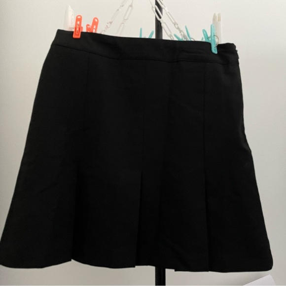 Pleated skirt - Picture 3 of 4